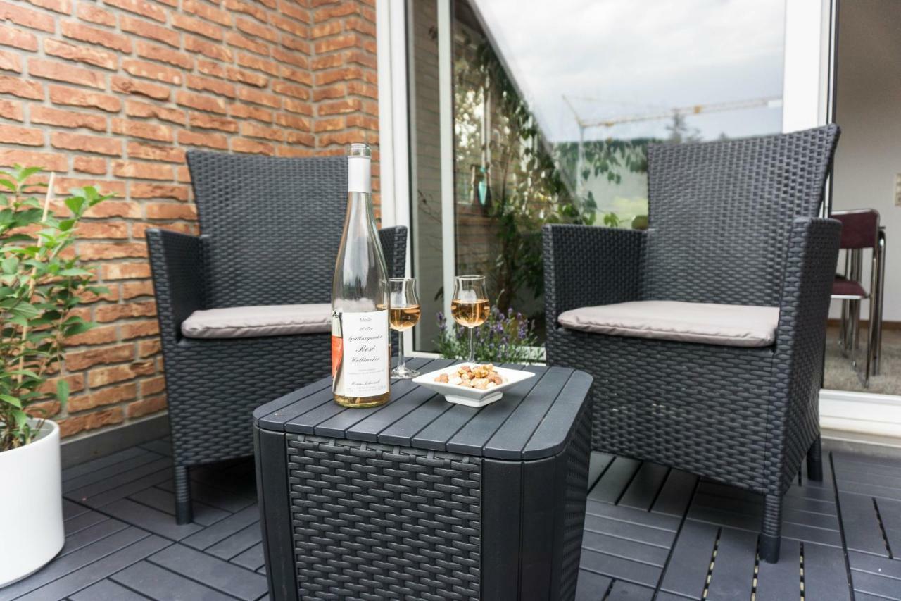 Moderne 70 Qm Wohnung Mit Grosser Dachterrasse Kinheim Exterior photo